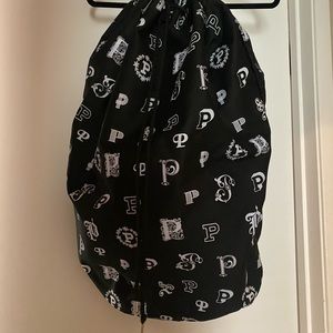 LAUNDRY/TOTE Standard pillow inside for ref. with space left! Perfect for travel